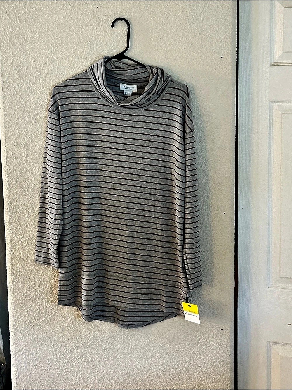 Liz Claiborne Striped Long Sleeve Top in Gray & Red Size Medium NWT